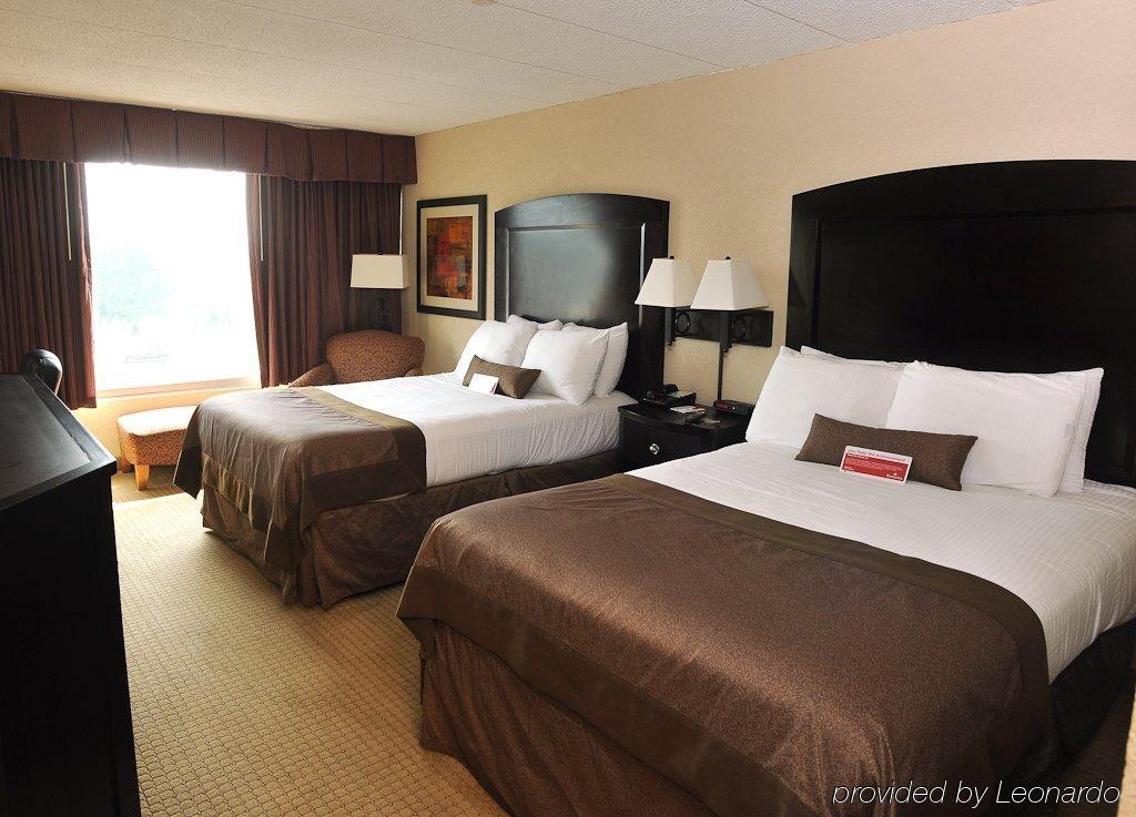 Holiday Inn And Suites Charleston West, An Ihg Hotel Rom bilde